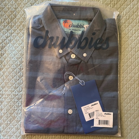 Chubbies - Men’s SS Slim Fit Button-Up Top - Pattern: the Downtowner - Size: M - Picture 14 of 16